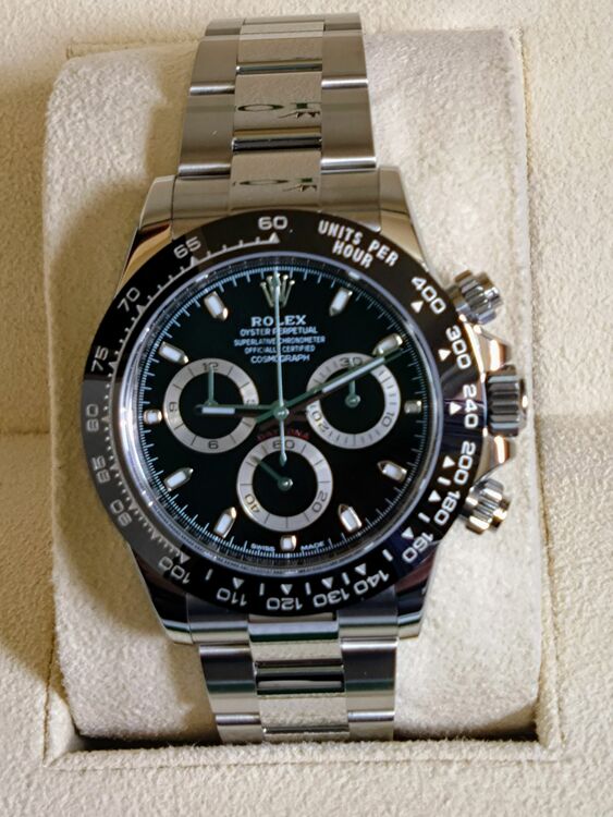 ロレックス デイトナ 116500LN 黒 2021年（高級時計）の商品画像 - 査定依頼日：2025年6月7日 - 最高査定価格：3,650,000円
