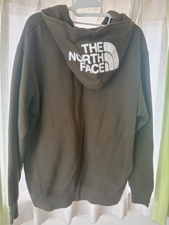 ノースフェイス ジップパーカー（古着・ファッション）の商品画像 - 査定依頼日：2025年7月31日 - 最高査定価格：2,500円