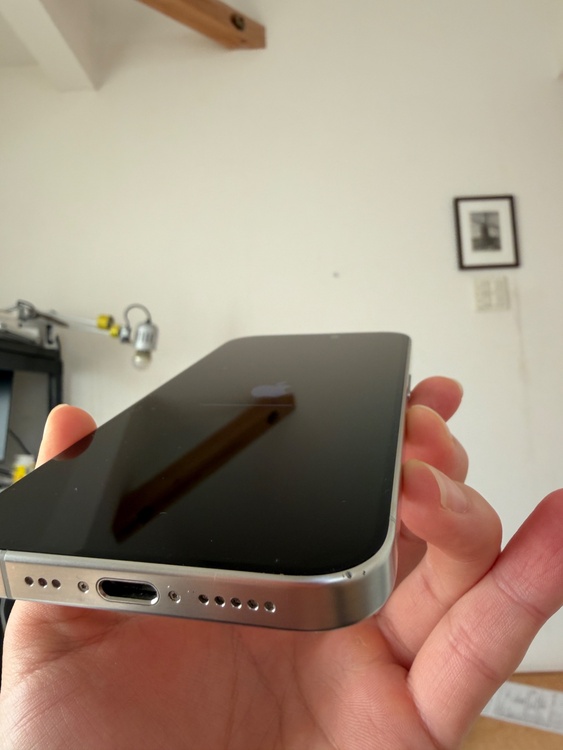 iPhone 15 Pro 256GB SIMフリー（スマホ）の商品画像 - 査定依頼日：2026年1月27日 - 最高査定価格：83,000円