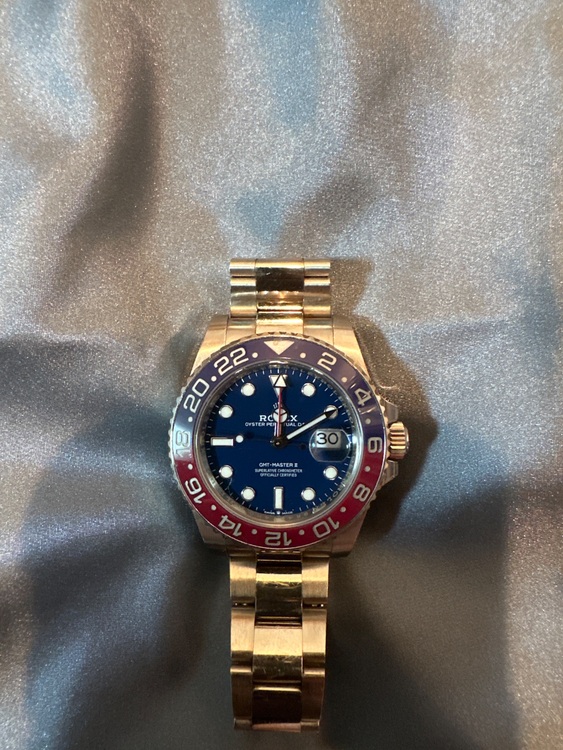 ロレックス GMTマスター 126719blrn（高級時計）の商品画像 - 査定依頼日：2025年7月30日 - 最高査定価格：5,200,000円