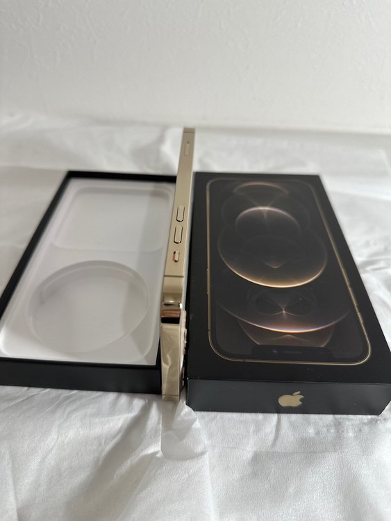 iPhone12pro 256GB（スマホ）の商品画像 - 査定依頼日：2023年3月7日 - 最高査定価格：68,000円