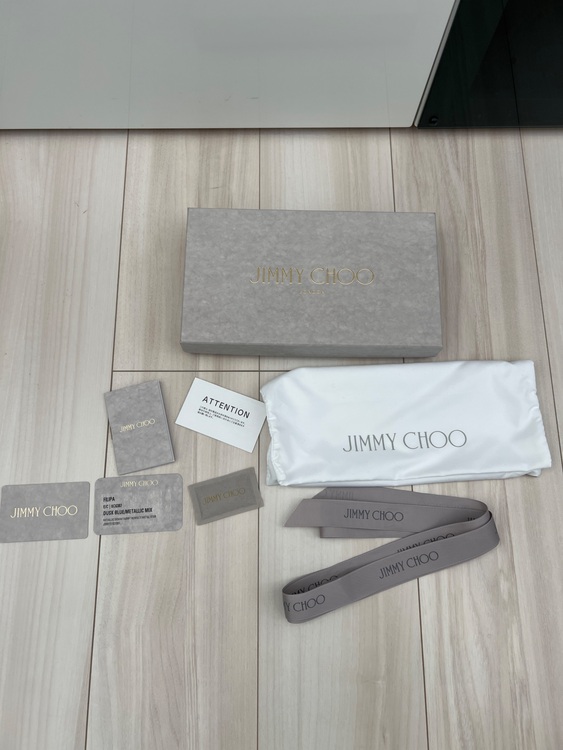 ジミーチュウ  （ブランドバッグ）の商品画像 - 査定依頼日：2025年9月20日 - 最高査定価格：3,000円