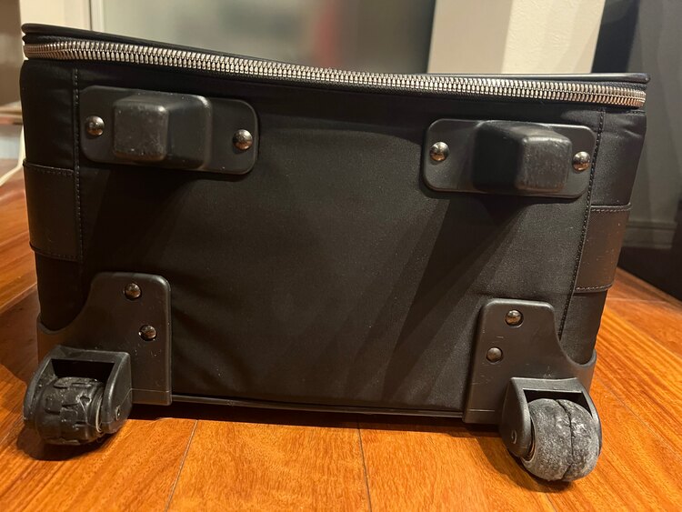 スーツケース（ブランドバッグ）の商品画像 - 査定依頼日：2025年2月24日 - 最高査定価格：10,000円