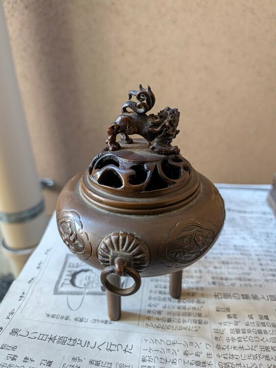 日本人形と香炉（美術品・骨董品）の商品画像 - 査定依頼日：2026年10月3日 - 最高査定価格：100,000円