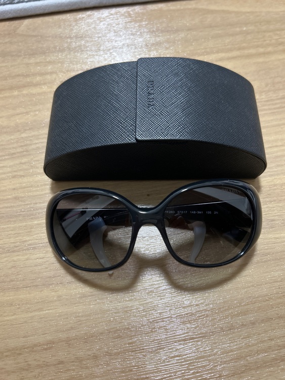 プラダ  （ブランドバッグ）の商品画像 - 査定依頼日：2025年8月23日 - 最高査定価格：4,000円