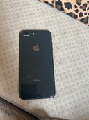 iPhone iPhone8 Plus 128GB au（スマホ）の商品画像 - 査定依頼日：2026年7月11日 - 最高査定価格：2,500円