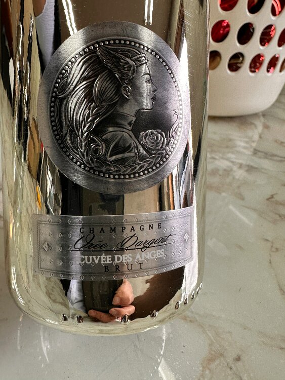 シャンパン シャンパン(その他) （お酒）の商品画像 - 査定依頼日：2025年1月30日 - 最高査定価格：4,000円