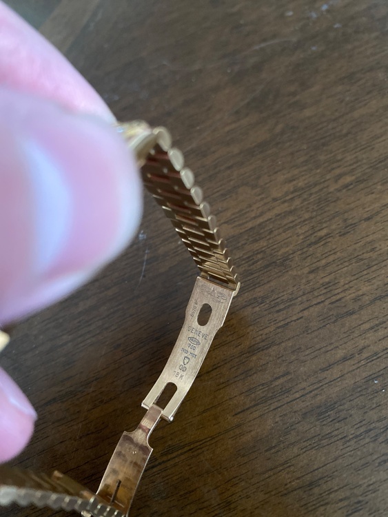 ロレックス デイトジャスト 8570f（高級時計）の商品画像 - 査定依頼日：2025年12月15日 - 最高査定価格：3,000,000円