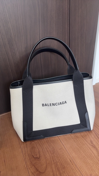 バレンシアガ  （ブランドバッグ）の商品画像 - 査定依頼日：2026年3月23日 - 最高査定価格：62,000円