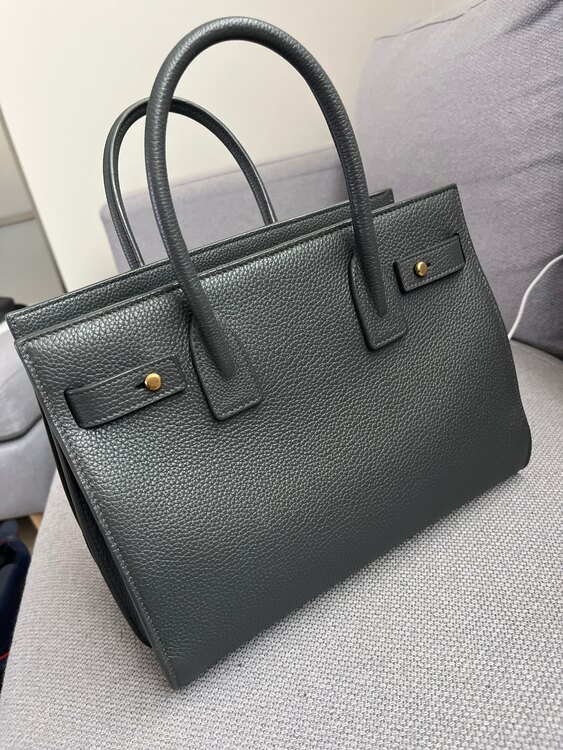 イブサンローラン  （ブランドバッグ）の商品画像 - 査定依頼日：2025年3月5日 - 最高査定価格：150,000円