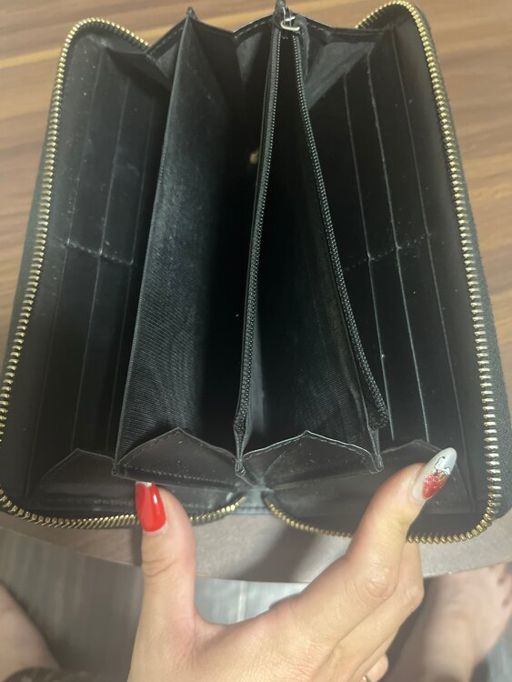 長財布（ブランド財布・小物）の商品画像 - 査定依頼日：2025年5月22日 - 最高査定価格：7,000円