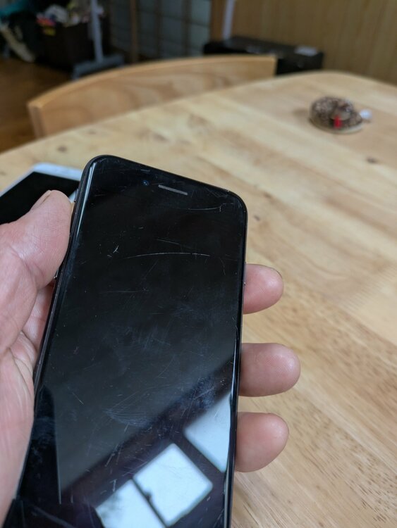 iphone8（スマホ）の商品画像 - 査定依頼日：2026年4月26日 - 最高査定価格：6,000円