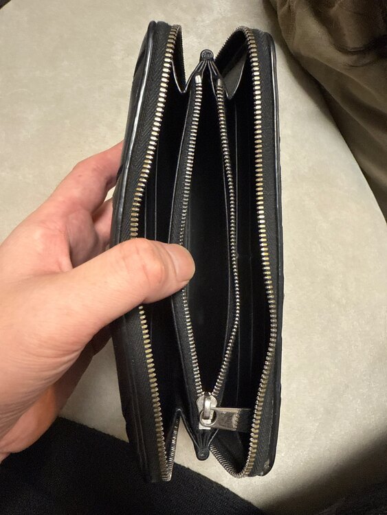 財布　P00872109A（ブランド財布・小物）の商品画像 - 査定依頼日：2025年3月31日 - 最高査定価格：30,000円