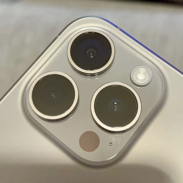 iPhone 15 Pro 128GB SIMフリー（スマホ）の商品画像 - 査定依頼日：2026年2月21日 - 最高査定価格：74,000円