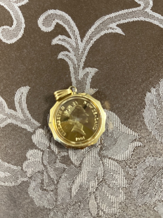 ニュージーランド　エリザベス2世　1991 ペンダントトップ（金・貴金属）の商品画像 - 査定依頼日：2026年1月18日 - 最高査定価格：100,000円