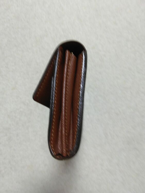 財布（ブランド財布・小物）の商品画像 - 査定依頼日：2025年8月9日 - 最高査定価格：10,000円