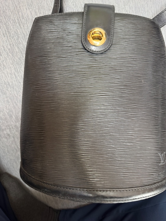 ルイヴィトン　エピ　クリュニー　ショルダーバッグ（ブランドバッグ）の商品画像 - 査定依頼日：2026年1月30日 - 最高査定価格：50,000円