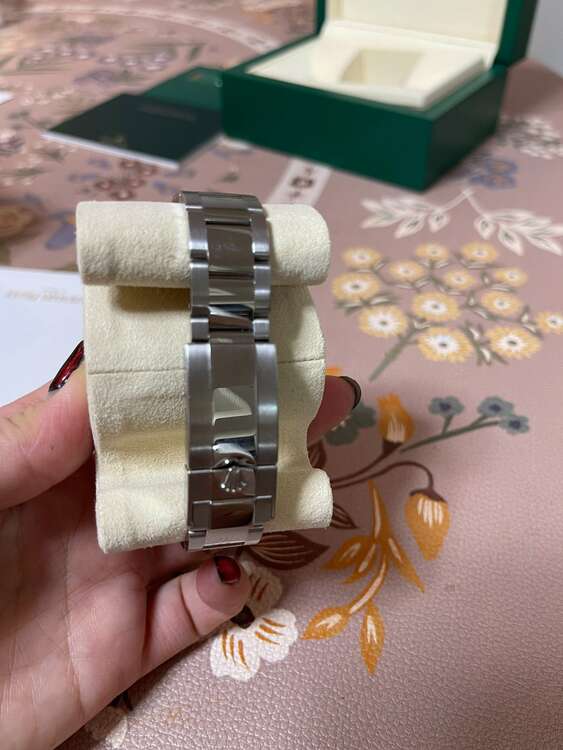 ロレックス デイトナ 116520（高級時計）の商品画像 - 査定依頼日：2025年2月20日 - 最高査定価格：2,850,000円