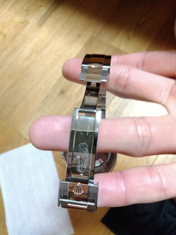 126621 ヨットマスターロレゾールのブラック文字盤（高級時計）の商品画像 - 査定依頼日：2026年1月11日 - 最高査定価格：2,300,000円