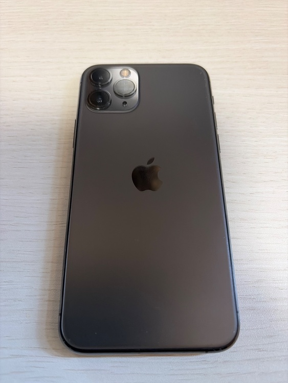 iPhone11 Pro 64GB docomo（スマホ）の商品画像 - 査定依頼日：2026年3月28日 - 最高査定価格：18,000円