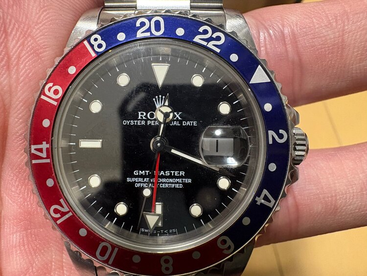 ロレックス GMTマスター 16700 あかあ（高級時計）の商品画像 - 査定依頼日：2025年3月14日 - 最高査定価格：1,650,000円