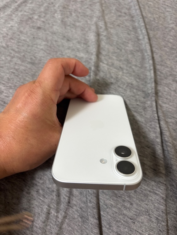 iPhone17（スマホ）の商品画像 - 査定依頼日：2026年8月10日 - 最高査定価格：98,000円