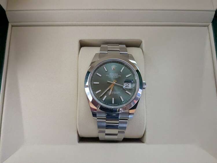 ロレックス デイトジャスト 126300（高級時計）の商品画像 - 査定依頼日：2025年5月17日 - 最高査定価格：1,480,000円