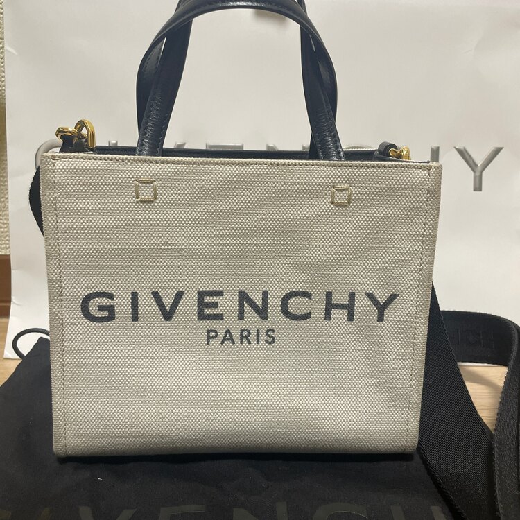 ジバンシィ  （ブランドバッグ）の商品画像 - 査定依頼日：2024年12月8日 - 最高査定価格：45,000円