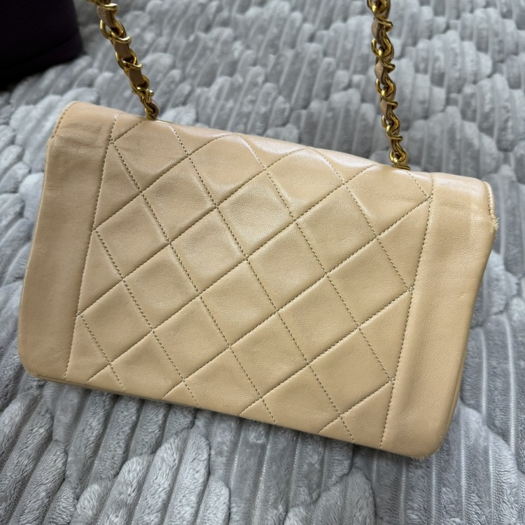 CHANEL ダイアナフラップ（ブランドバッグ）の商品画像 - 査定依頼日：2026年5月26日 - 最高査定価格：600,000円