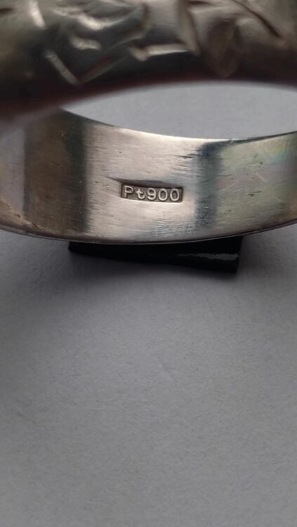 鑑別書には天然ダイヤと認むの記載・リングにはPt900との刻印あり（宝石）の商品画像 - 査定依頼日：2025年10月24日 - 最高査定価格：50,000円