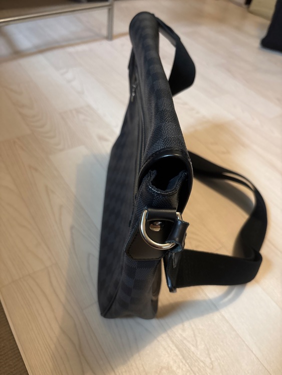 LOUIS VUITTON ルイ・ヴィトン ダミエ・グラフィット ショルダーバッ（ブランドバッグ）の商品画像 - 査定依頼日：2025年8月20日 - 最高査定価格：80,000円