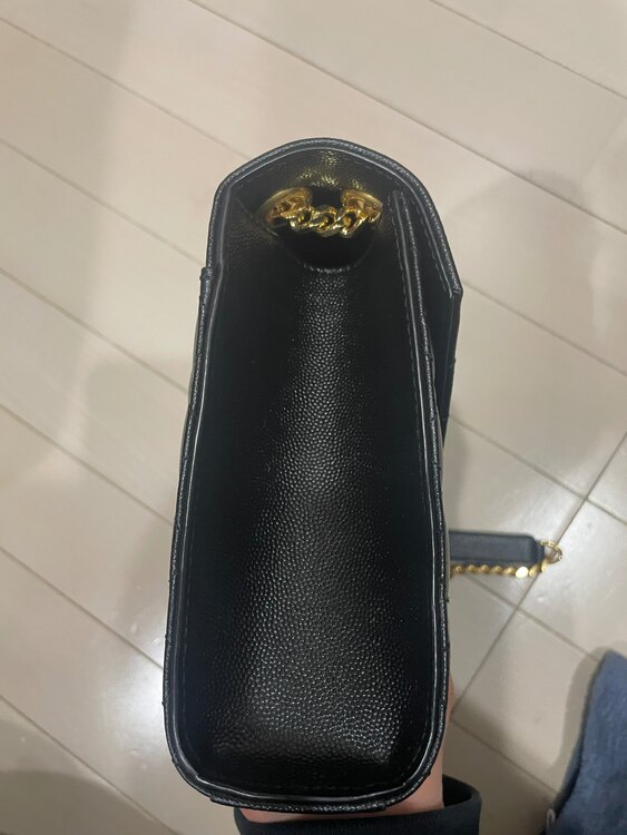 イブサンローラン  （ブランドバッグ）の商品画像 - 査定依頼日：2025年4月4日 - 最高査定価格：220,000円