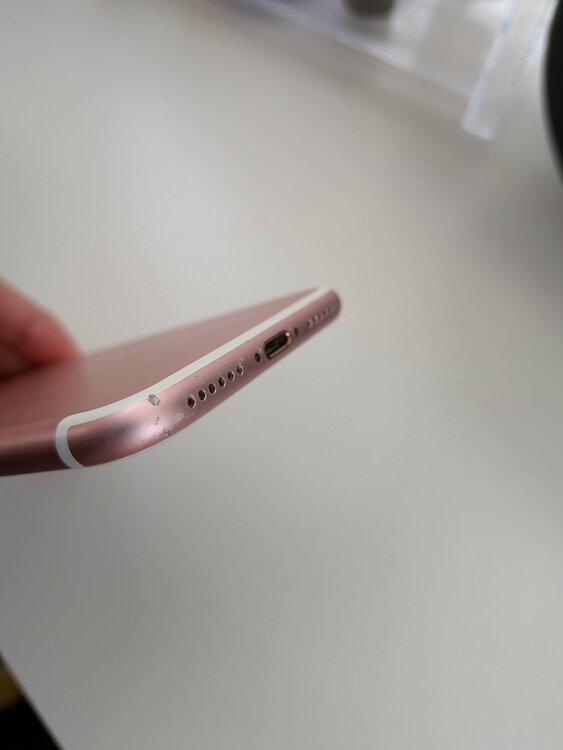 iPhone7 128GB SIMフリー（スマホ）の商品画像 - 査定依頼日：2026年3月9日 - 最高査定価格：2,500円