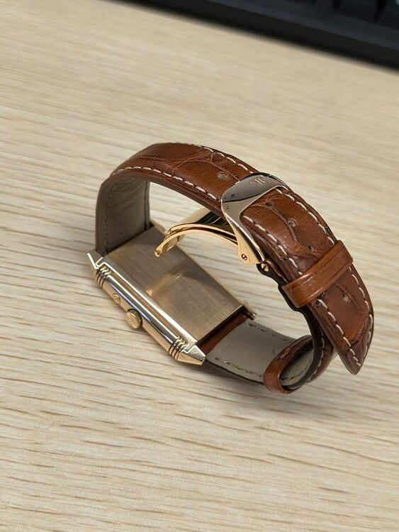 ジャガールクルト レベルソ デュオ ナイト&デイ シルバー×ブラック 270.2（高級時計）の商品画像 - 査定依頼日：2025年7月29日 - 最高査定価格：1,300,000円