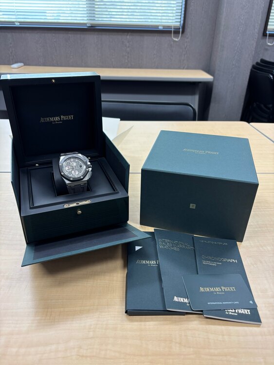 オーデマピゲ ロイヤルオークオフショア 2（高級時計）の商品画像 - 査定依頼日：2025年2月22日 - 最高査定価格：3,300,000円