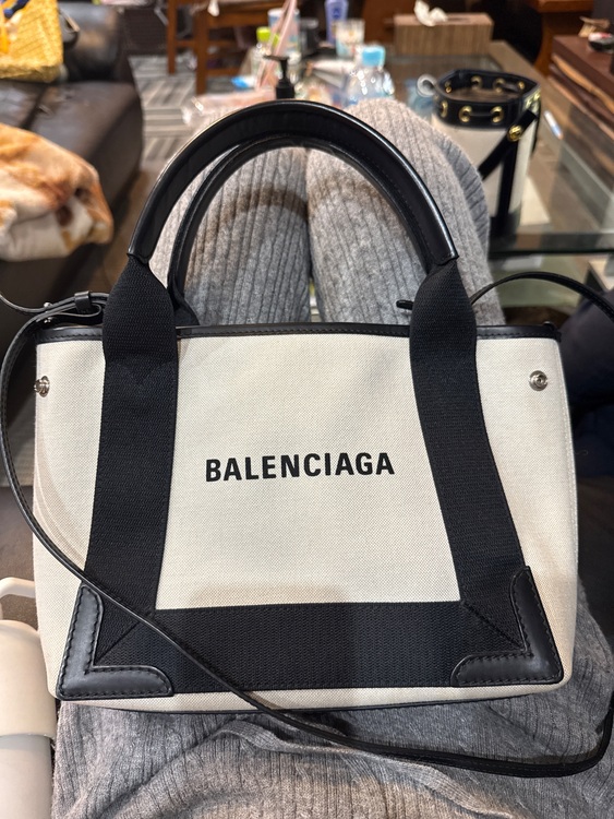 バレンシアガ  （ブランドバッグ）の商品画像 - 査定依頼日：2025年10月14日 - 最高査定価格：60,000円