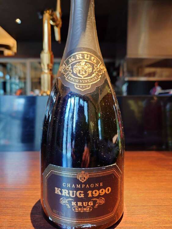 クリュッグ１９９０（お酒）の商品画像 - 査定依頼日：2025年2月21日 - 最高査定価格：88,000円