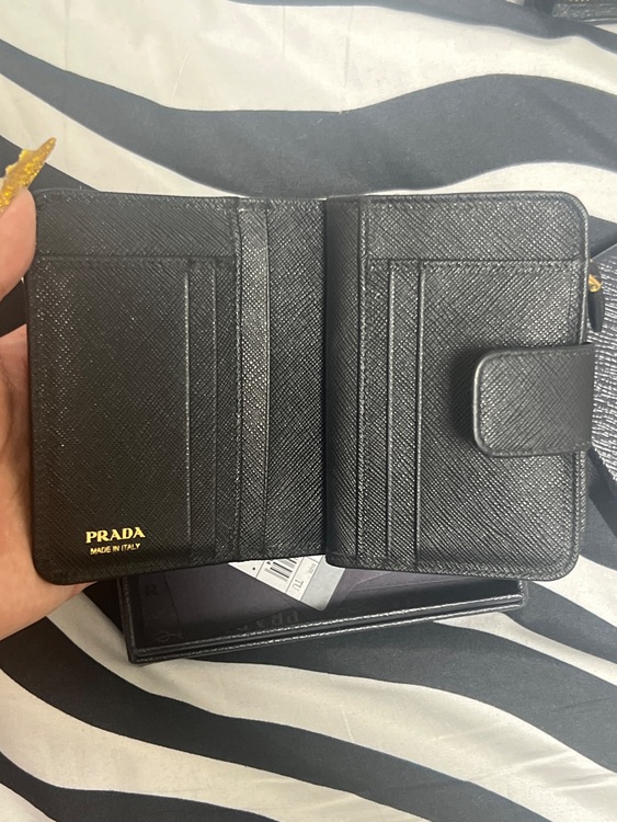 プラダ  （ブランドバッグ）の商品画像 - 査定依頼日：2025年8月13日 - 最高査定価格：50,000円