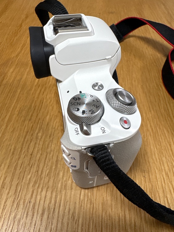 EOS KISSM2（カメラ）の商品画像 - 査定依頼日：2025年10月20日 - 最高査定価格：70,000円