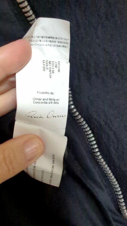 リックオウエンス　レディースコート（古着・ファッション）の商品画像 - 査定依頼日：2025年11月17日 - 最高査定価格：1,200円