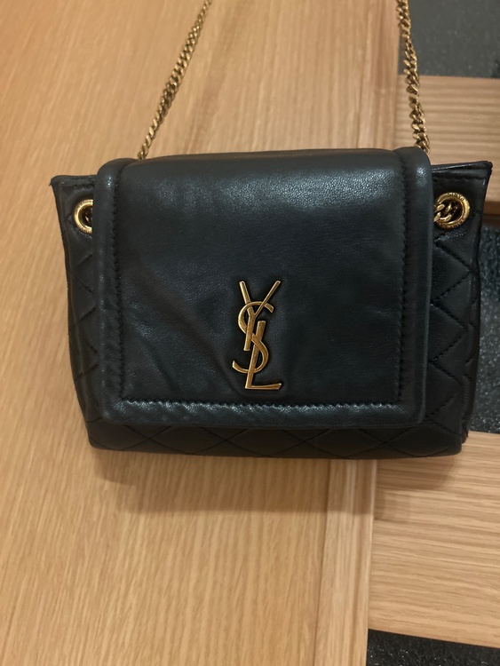 イブサンローラン  （ブランドバッグ）の商品画像 - 査定依頼日：2026年3月31日 - 最高査定価格：150,000円