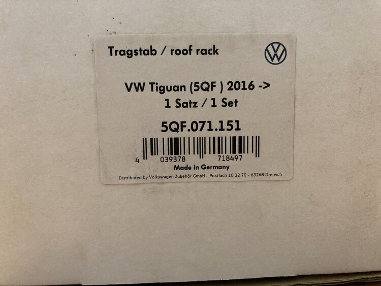 フォルクスワーゲン　ルーフラック　ティグアン用純正（カー用品）の商品画像 - 査定依頼日：2025年3月16日 - 最高査定価格：3,500円