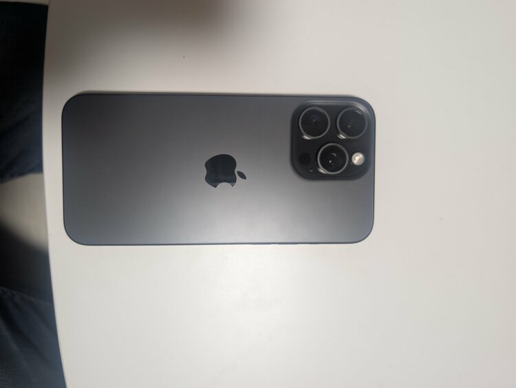 iPhone 15 Pro Max 256GB au（スマホ）の商品画像 - 査定依頼日：2025年12月29日 - 最高査定価格：99,000円