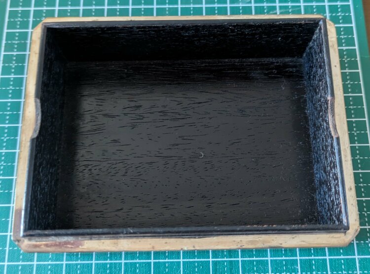 天香楼 銀製 煙草箱 彫金 蘭図 銀製刻有 176.5ｇ　田中貴金属☆Sあり （金・貴金属）の商品画像 - 査定依頼日：2026年1月24日 - 最高査定価格：100,000円