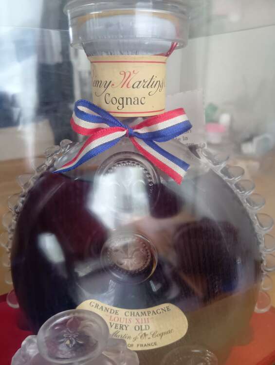 ブランデー ブランデー(その他) （お酒）の商品画像 - 査定依頼日：2025年3月24日 - 最高査定価格：116,000円