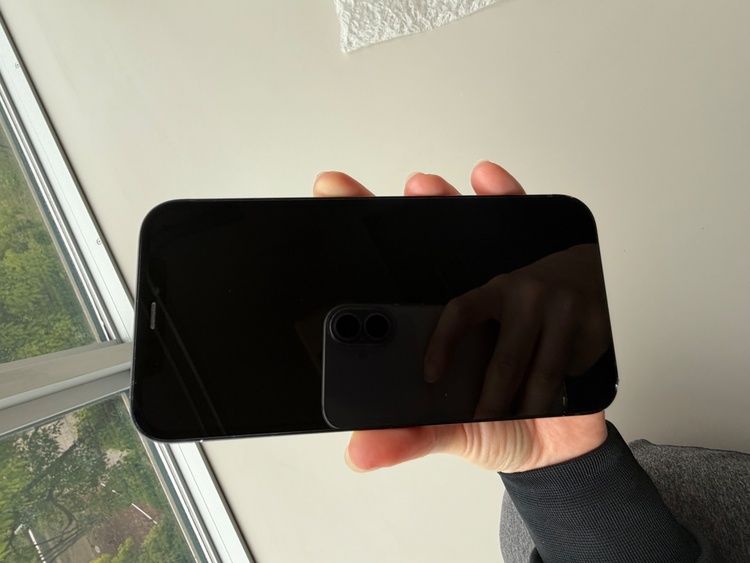 iPhone12  ブラック128G（スマホ）の商品画像 - 査定依頼日：2026年5月18日 - 最高査定価格：24,000円