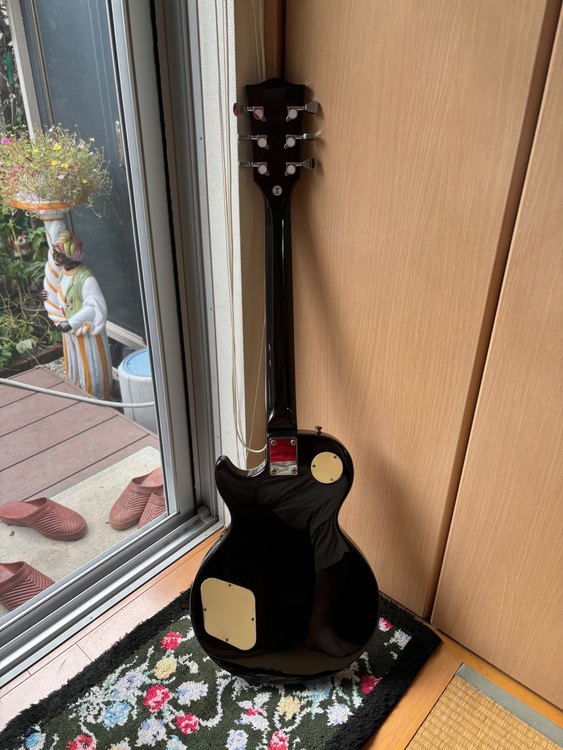 レスポール（ピアノ・楽器・PA機材）の商品画像 - 査定依頼日：2025年10月8日 - 最高査定価格：2,000円