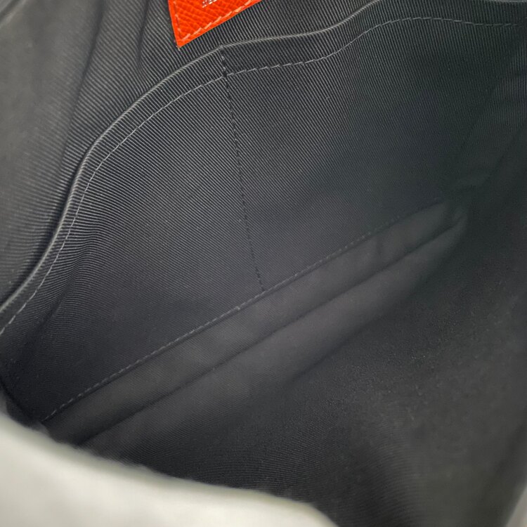 フラップメッセンジャー（ブランドバッグ）の商品画像 - 査定依頼日：2025年2月4日 - 最高査定価格：120,000円