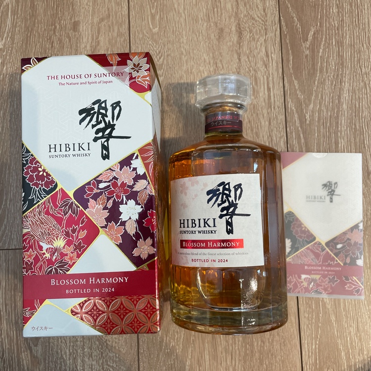 山崎　響　2024年セット（お酒）の商品画像 - 査定依頼日：2026年7月30日 - 最高査定価格：34,000円
