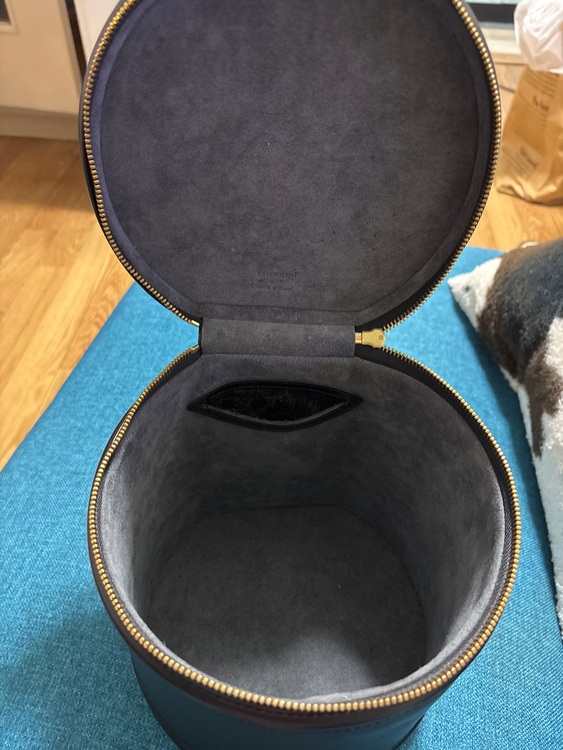 ルイヴィトン エピ （ブランドバッグ）の商品画像 - 査定依頼日：2025年6月29日 - 最高査定価格：25,000円